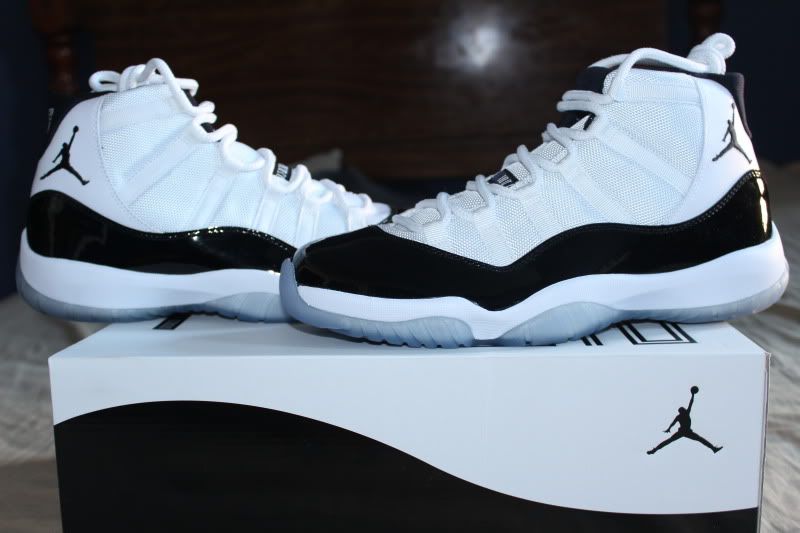 New Nike Air Jordan XI 11 Concord White Black Retro 2011 Size 10.5 DS 