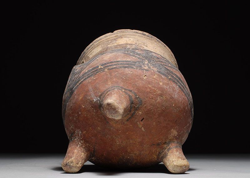 well provenanced ancient pottery Tripod Jar, from the Persian Empire 