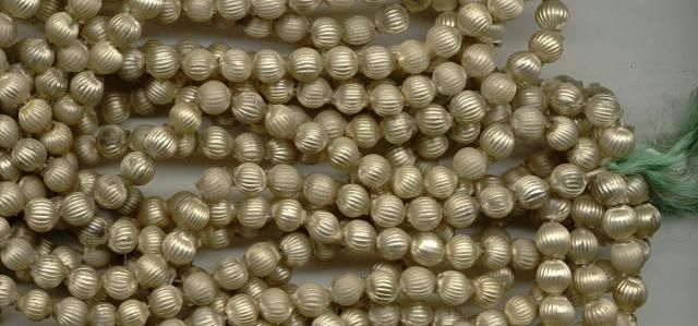 50 ANTIQUE CHAMPAGNE GOLD RIBBED MERCURY GARLAND BEADS RARE GERMANY 