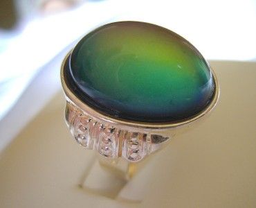 STUNNING OVAL Mood Ring   Brand New & Sealed  