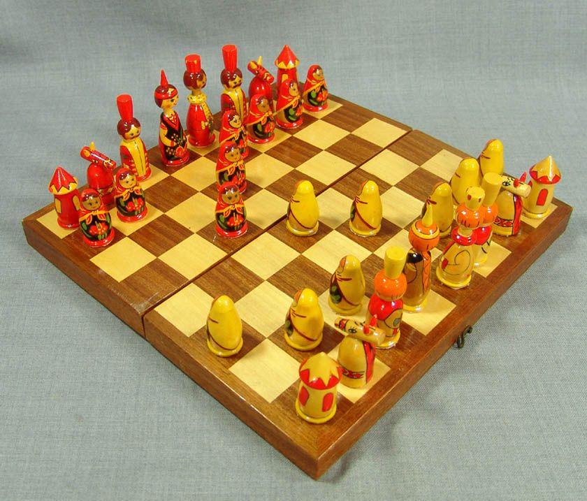 RUSSIAN FOLK DOLL WOOD CHESS FIGURE BOARD GAME FULL SET  