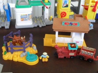   LOT BIG CITY LIGHTS 9 PLAYSETS 3 REMOTE TRAINS TRACK & MORE  