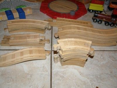 THOMAS WOODEN RAILWAY ROUNDHOUSE TRACKS TRAINS LOT  