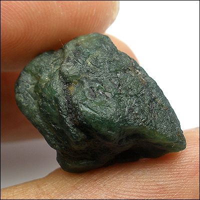 17.50ct NATURAL GREEN EMERALD ROUGH SPECIMEN  