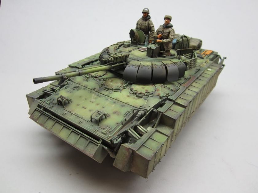 BUILT 1/35 RUSSIAN BMP   3 WITH UPGRADE ARMOUR  