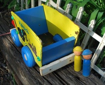 VINTAGE PLAYSKOOL TOY TAKE APART TRUCK W/ LITTLE PEOPLE  