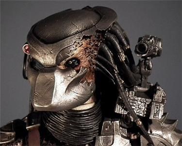 Hot Toys 1/6th Scale CLASSIC PREDATOR 2011 Battle Damaged Mask  