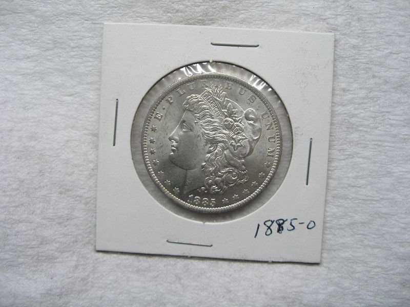 UNCIRCULATED 1885   O US MORGAN SILVER DOLLAR  