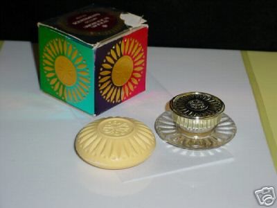 AVON cream sachet/soap1969 SCENTIMENTS OCCUR   