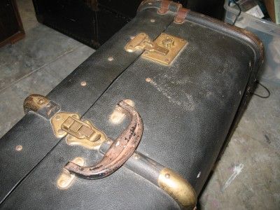 am listing a second trunk that is like this but a little larger. I 