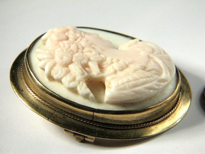 ANTIQUE 9K GOLD PINK CONCH SHELL CAMEO PIN FLORA c1880  