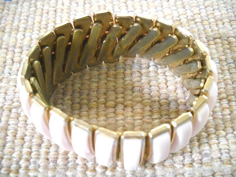 VTG ARPEGGIO PINK PLASTIC CABOCHON EXPANSION BRACELET  