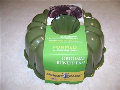 NEW AVACADO GREEN ORIGINAL BUNDT PAN NORDIC WARE FORMED ALUMINUM 