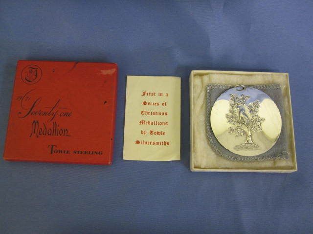 Very RARE 1971 Towle medallion ornament original box  