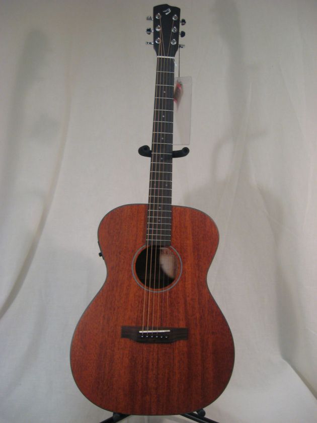 BREEDLOVE PASSPORT OM/MME ACOUSTIC REVIVAL W    