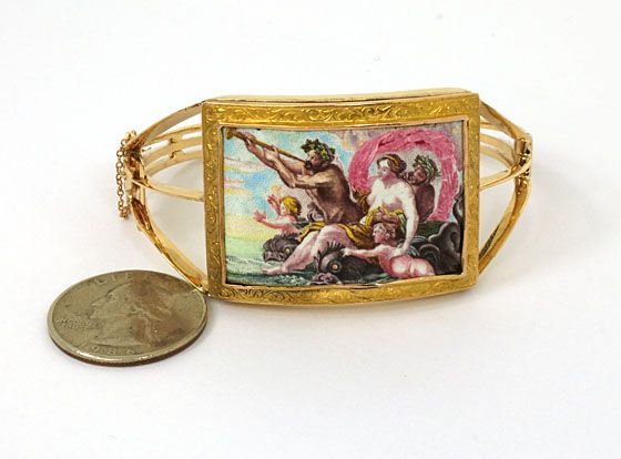 VINTAGE 14K GOLD PORCELAIN SCENE LADIES BANGLE BRACELET  