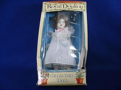 10 Small Sister Royal Doulton Doll/Nisbet DN19, Kate Greenaway Free 