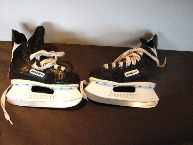 Youth hockey skates 10D Bauer Impact 200 TUUK  