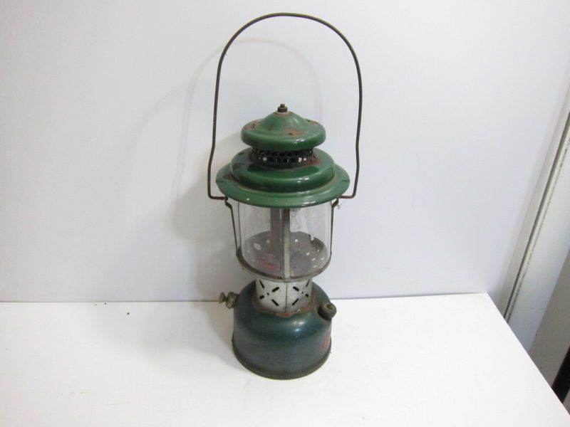 VINTAGE EARLY COLEMAN GREEN LANTERN NO 220F UNDATED  