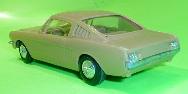   Ford Mustang Fastback 2+2 Annual Original 65 + Plastic Toy Car 2 Cars